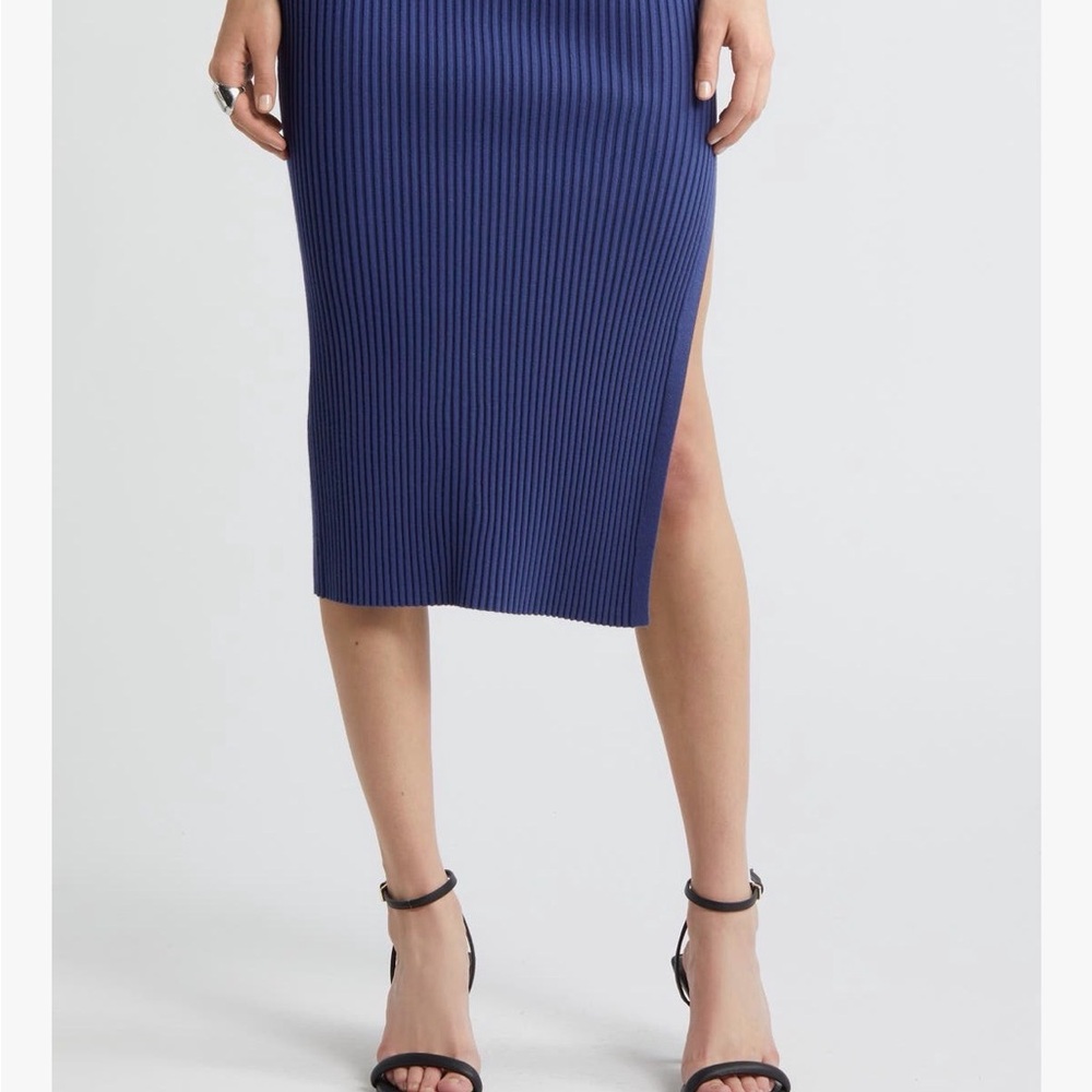 Chic Navy Ribbed Pencil Skirt